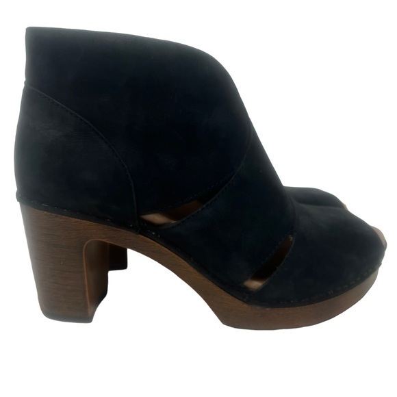 Dansko Clogs - Picture 2 of 12